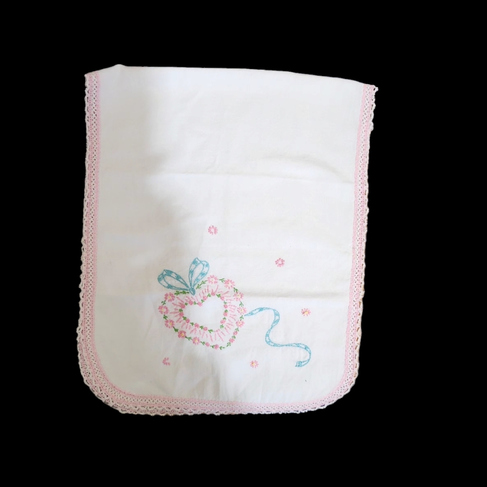 Vintage embroidered dresser scarf